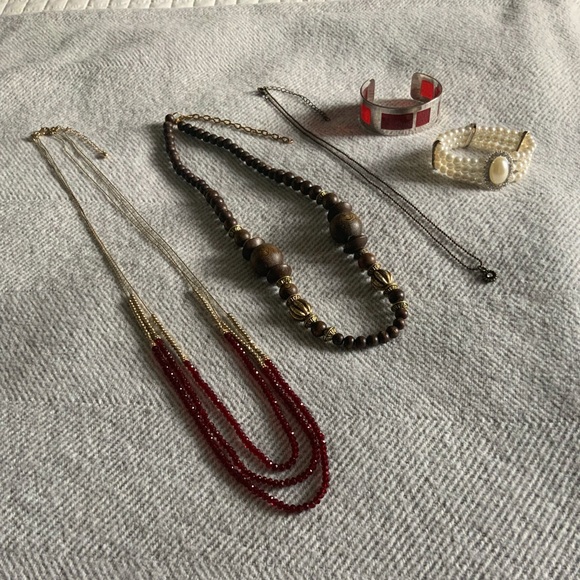 Assorted Costume Jewelry - Picture 2 of 8